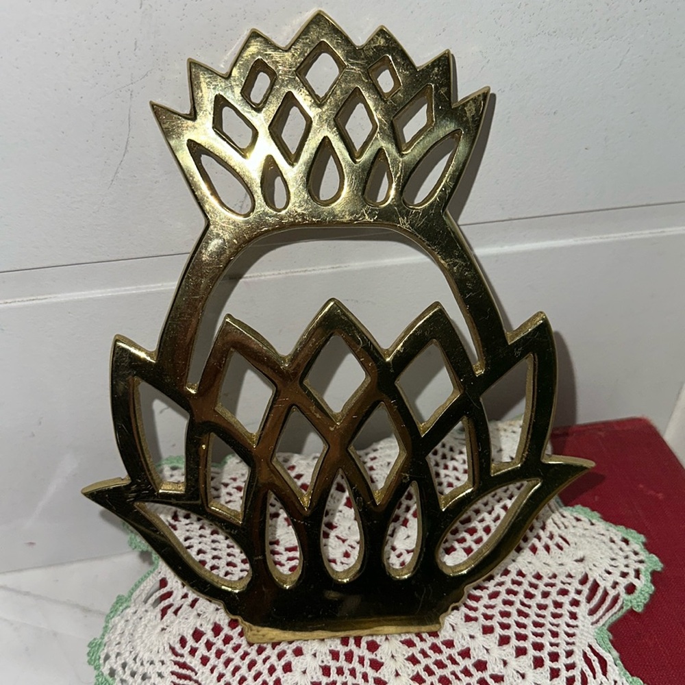 Vintage brass pineapple trivet by Virginia Metal Crafters